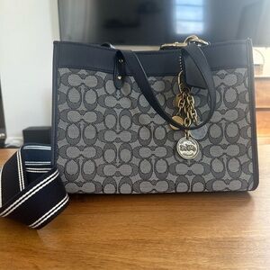 COACH Signature Jacquard Field Tote 30 Navy